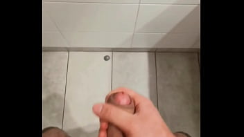 Preview 3 of 3d Porn Hardcore - S&aacute_tiro Chileno Disparando su Semen tras Rica Paja