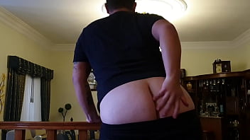 Preview 4 of Ebony Milf Fucks Young White Boy - Novinho rabudo se exibindo