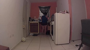 Preview 1 of All Pakistani Sexy Video - La chakalosita preparando la cena