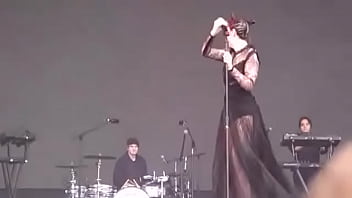 Preview 4 of Sis Bro Only Sex - Who is this thicc white girl singer artist on stage?