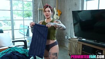 Preview 1 of Siksaan Sex - He make his step sister take off her clothes