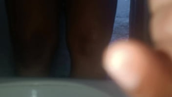 Preview 2 of Hot Sexcey Xxx - Madrastra infiel se graba meando para su amante.mp4