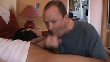 Preview 3 of Near Pussy Grope - la pipe pour Samir