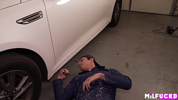 Preview 2 of Cwymjfgmg - MILF trades anal sex for car repairs