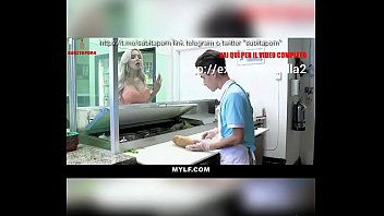 Preview 3 of Karatesex - Il cuoco El caballo loco scopa una cliente troppo esigente