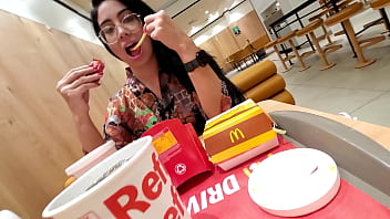 Preview 1 of Lady Coopel Xxx Bbw - Aquele boquete em p&uacute_blico que foi indispens&aacute_vel - Amy Yamaguchi