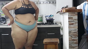 Preview 1 of German Domination Bmw - follando con la prima en la cocina fuerte follada termina con leche en las tetas