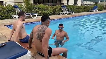 Preview 1 of School Sxxx Video - Surubas gostosa entre amigos rolou ate trenzinho e no final dos tr&ecirc_s gozaram gostoso seja assinante do , Red v&iacute_deos completo somente l&aacute_.