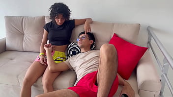Preview 1 of Xnxx Stop Bus Sexy Movie - Una buena follada por dar permiso para salir a mi hermanastra con sus compa&ntilde_eras de clase.