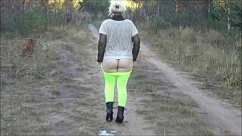 Preview 3 of Sonagache Xxxvedos - Big butts in Leggings Yellow