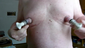 Preview 2 of Aj Applegate Double Anal - Andreas mit Brustwarzensaugern im Einsatz !