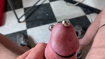 Preview 2 of Tube Porn G Hjaneelius - Cumshot thru 4g PA