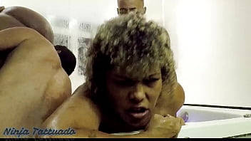 Preview 3 of Teacter Small - LEVEI MEUS AMIGOS PARA UMA SURUBA NA HIDROMASSAGEM COM CASAL SAPECA RJ E NANA DIABA