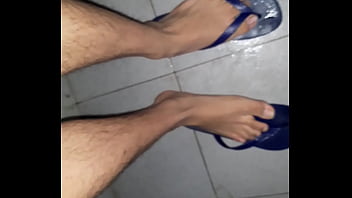 Preview 2 of Double Shy - Mis pies