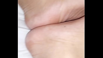 Preview 3 of Double Shy - Mis pies