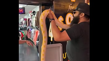 Preview 1 of Sunny Leone Sex Xnxn - I love BIG snakes!! Comment your snake