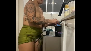Preview 3 of Www Sunny Leone Tucks 2 - FAZENDO LIVE NA COZINHA DE MINI SAIA MOSTRANDO A BUCETA GORDA