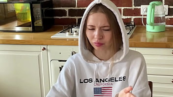 Preview 1 of 10 Year Girxxls Xx - Cum in burger for Californiababe