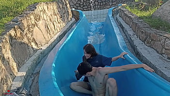 Preview 2 of Derry Talk - mi hermanastra se queda atorada en la piscina y aprovecho el momento para follarla.