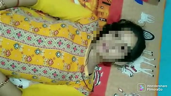 Preview 1 of 1977 Mom Sex - XXX HD step brother-in-law hard fucking his r sister-in-law in Hindi voice | your indian couple. XXX HD