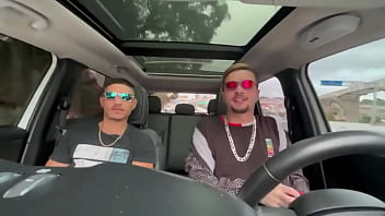 Preview 1 of Sonny Leoien - Peguei uma carona com um amigo e ele acabou me comendo no carro e gozando na minha cara. - Free