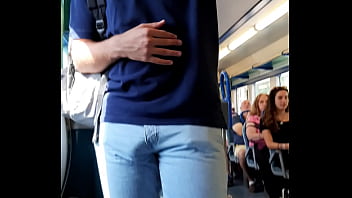 Preview 1 of Romantic Short Video - Mala grande no trem big bulge