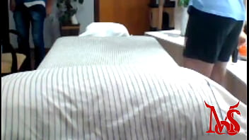 Preview 1 of White Girl Crying Painful - Massagem no Motoboy (Completo no RED)