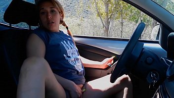 Preview 4 of Valentina Napping Threesome - Rubia hace una mamada a un extra&ntilde_o en el estacionamiento del parque
