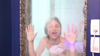 Preview 2 of Anal Blekx - Malhado no banho rola sem camisinha na cama