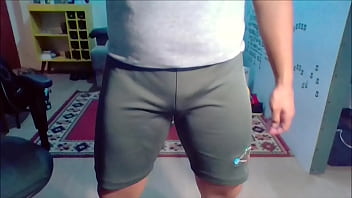 Preview 1 of Adolescentes Black - Tes&atilde_o no shorts cinza pau torando na cueca slim