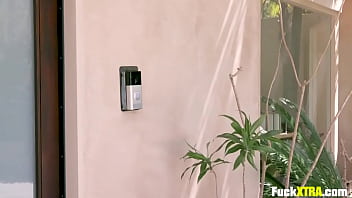 Preview 1 of Prosititue Told Fuck Ugly Guy - Daphne Dare In Small N Sexy Sales Pitch