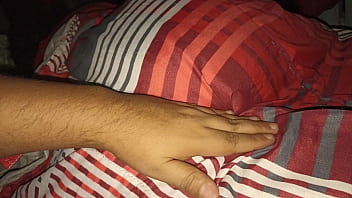 Preview 1 of Ass Anal Of Cum With Plenty - Manoseando a mi esposa culona cuando ella ve novelas en su celular