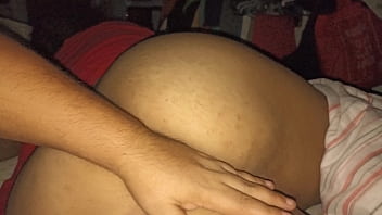Preview 4 of Ass Anal Of Cum With Plenty - Manoseando a mi esposa culona cuando ella ve novelas en su celular