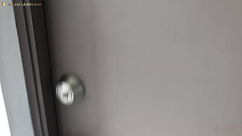 Preview 1 of Big Test Asian - le pago con cuerpo al t&eacute_cnico de las licuadoras