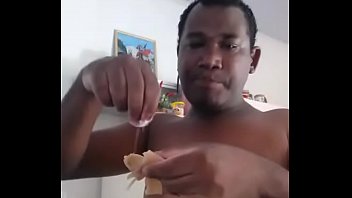 Preview 3 of Women Vegina Sucking - NEGAO FODENDO O BACURIM