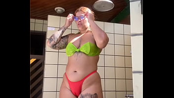 Preview 4 of Xxxqpx - O Vizinho me convidou pra piscina