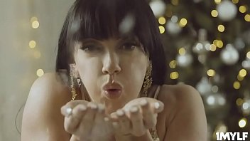 Preview 1 of Ugly Mature Skinny - Horny milf Leila wants a taste of Peter&#039_s   gold dusted balls and cock