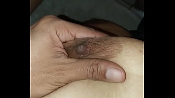 Preview 3 of Ebony Cum Orgasm - Me chamou para assistir Netflix e apagou no meu colo, aproveitei para filmar escondido suas belas tetas. ( Imagina essas tetas com leite que del&iacute_cia vai ser. )