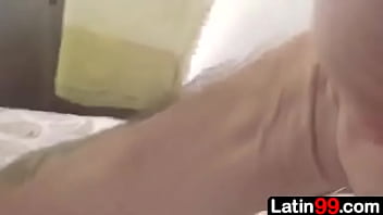 Preview 2 of Tftwjjmer - Sobrinho pega tio no flagra batendo uma