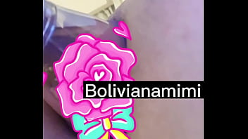 Preview 3 of Cum In Public Strangers Watches - Ese succionador de concha es deliciosooo..... me saco todo el squirt en el vasito De mis juguetes preferidos Quieres verlo?...link en el video