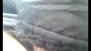 Preview 1 of Cimice 3 D - Novinha Chupando no carro