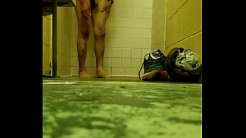 Preview 4 of Gpking Vidio Com - Straighy guy showering spied