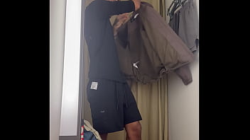 Preview 1 of Porn Rape Tube Com - pauzudo trocando de roupa no provador