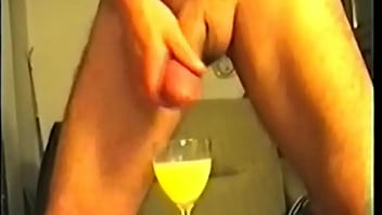 Preview 3 of Porno 12 Yo - 29 Cumshots und das Weinglas ist voll