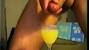 Preview 4 of Porno 12 Yo - 29 Cumshots und das Weinglas ist voll