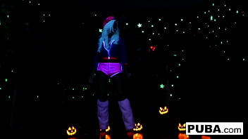 Preview 1 of Amazingsat Tv Sharon - 2 hot blondes share Halloween scare