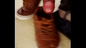Preview 1 of Puaay Kissing Video - GRANNY