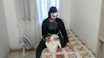 Preview 1 of Clips Age Aunties - Amigas v&atilde_o mostrar os sues vibradores e acabam se pegando