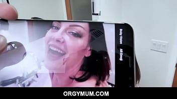 Preview 2 of Videos De Gordi Juenas - Stepson meets his stepmom in the bathroom for a doggystyle bone session