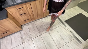 Preview 1 of Granny Olga Free Porn - The maid asked for a photo and got a dick